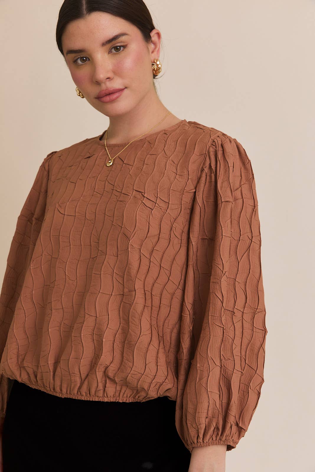 Round Neck 3/4" Sleeve Texture Blouse