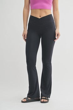 Black Venice Crossover Yoga Pants